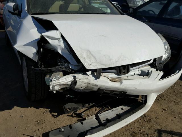 1HGCM56425A184725 - 2005 HONDA ACCORD LX WHITE photo 9