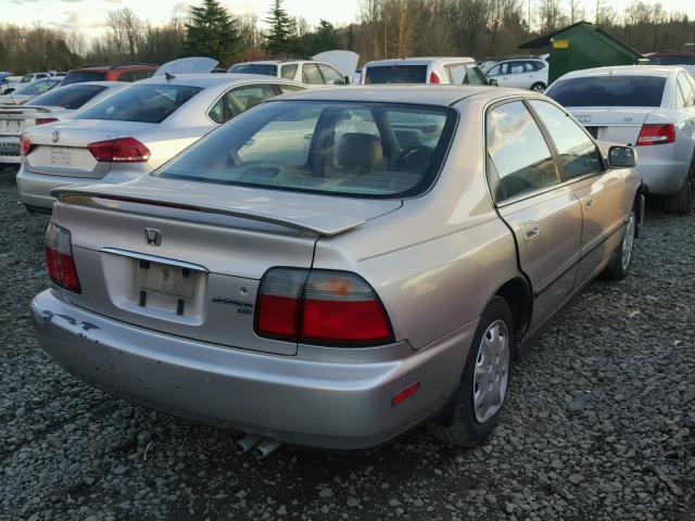 1HGCD5637VA234137 - 1997 HONDA ACCORD LX GRAY photo 4