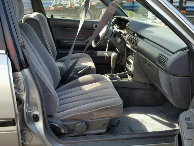 JT2VV22W5L0114013 - 1990 TOYOTA CAMRY LE SILVER photo 5