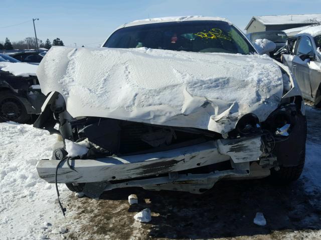 2G4WD582271224608 - 2007 BUICK LACROSSE C WHITE photo 9