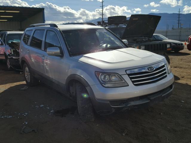 KNDJH741685007879 - 2009 KIA BORREGO LX SILVER photo 1