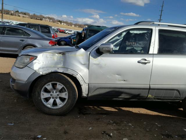 KNDJH741685007879 - 2009 KIA BORREGO LX SILVER photo 9