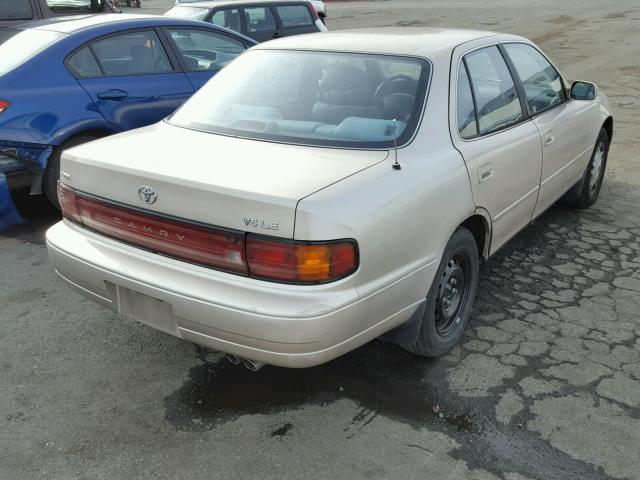 4T1VK12E5NU029021 - 1992 TOYOTA CAMRY LE BEIGE photo 4