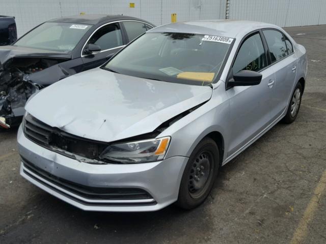 3VW2K7AJXFM340083 - 2015 VOLKSWAGEN JETTA BASE SILVER photo 2