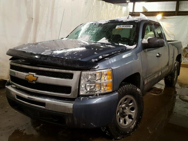 1GCRKSEA4BZ144048 - 2011 CHEVROLET SILVERADO BLUE photo 2