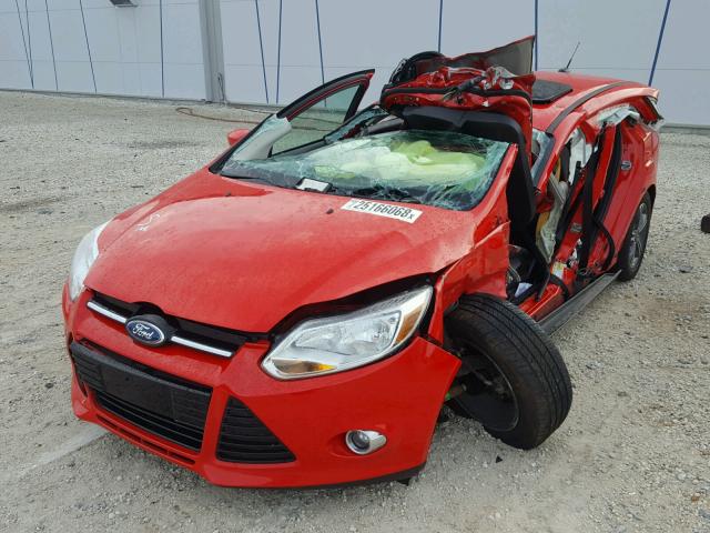 1FAHP3F23CL149357 - 2012 FORD FOCUS SE RED photo 2