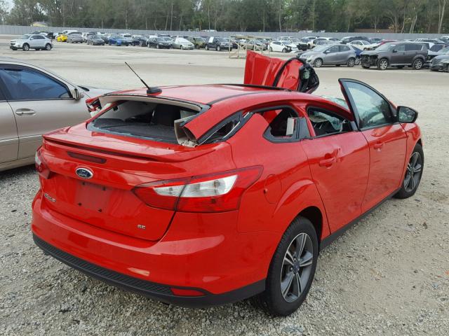 1FAHP3F23CL149357 - 2012 FORD FOCUS SE RED photo 4