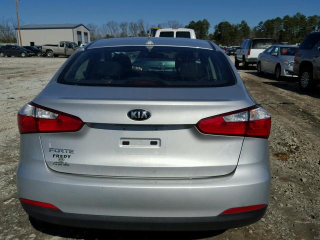 KNAFK4A69G5591969 - 2016 KIA FORTE LX SILVER photo 9