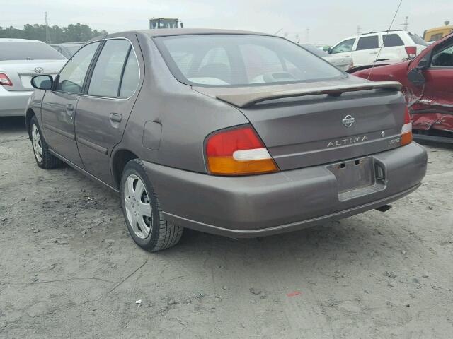 1N4DL01D9WC194566 - 1998 NISSAN ALTIMA XE GRAY photo 3