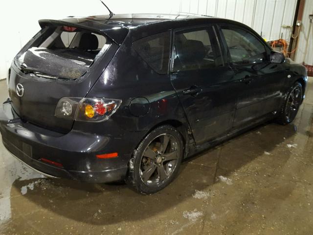 JM1BK343951310738 - 2005 MAZDA 3 HATCHBAC BLACK photo 4