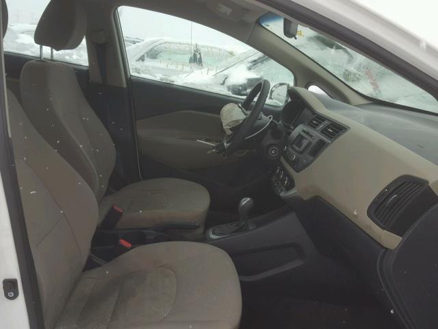 KNADM4A38F6458068 - 2015 KIA RIO LX Սպիտակ լուսանկար 5