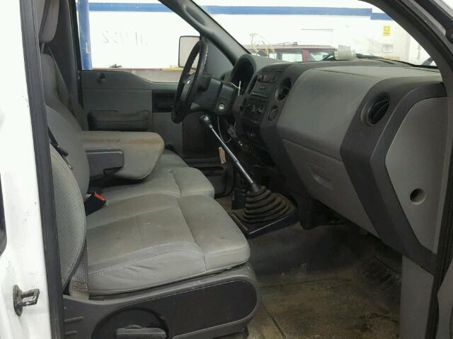 1FTRF12247NA05029 - 2007 FORD F150 WHITE photo 5