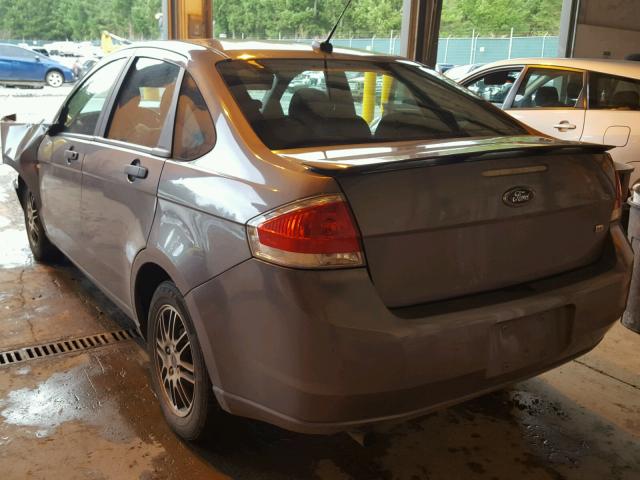 1FAHP3FN9AW198360 - 2010 FORD FOCUS SE GRAY photo 3