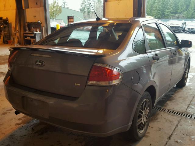 1FAHP3FN9AW198360 - 2010 FORD FOCUS SE GRAY photo 4