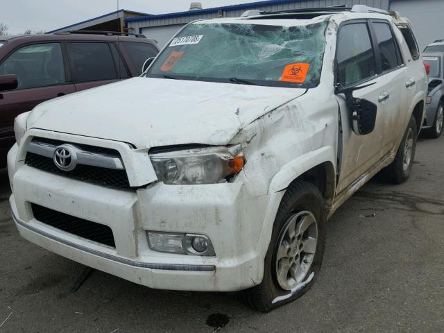 JTEBU5JR6A5009180 - 2010 TOYOTA 4RUNNER SR WHITE photo 2