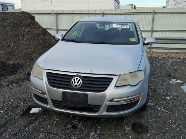 WVWJK73C37E148380 - 2007 VOLKSWAGEN PASSAT SILVER photo 9