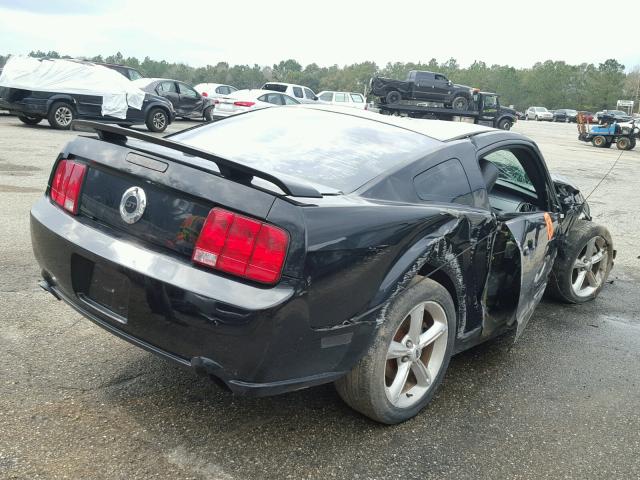 1ZVFT82H875295376 - 2007 FORD MUSTANG GT BLACK photo 4