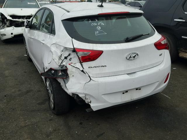 KMHD35LH3GU257756 - 2016 HYUNDAI ELANTRA GT WHITE photo 9