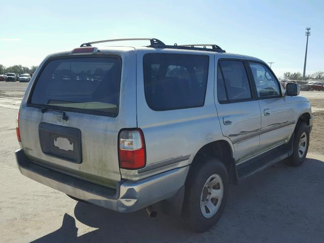 JT3GN86R310196266 - 2001 TOYOTA 4RUNNER SR SILVER photo 4