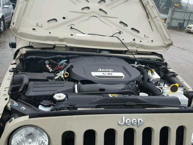 1C4BJWDG4HL584381 - 2017 JEEP WRANGLER U TAN photo 7