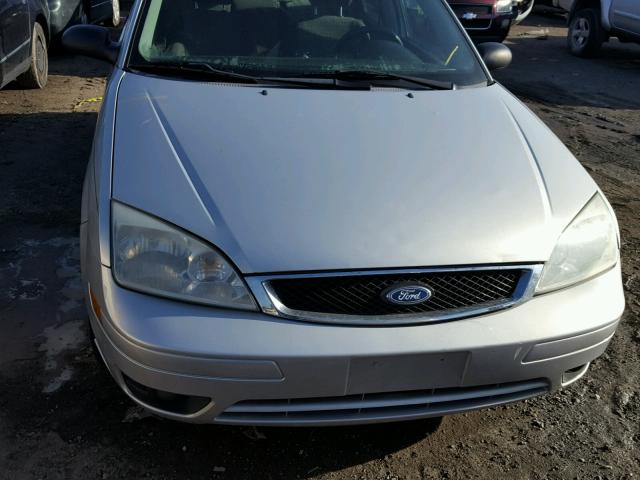 1FAHP36N07W184808 - 2007 FORD FOCUS ZXW SILVER photo 7