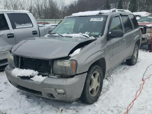 1GNDT13SX82146599 - 2008 CHEVROLET TRAILBLAZE GRAY photo 2