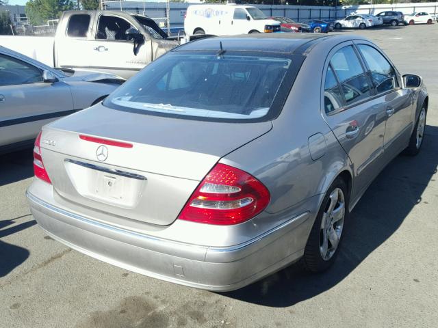 WDBUF70J04A457195 - 2004 MERCEDES-BENZ E 500 GRAY photo 4