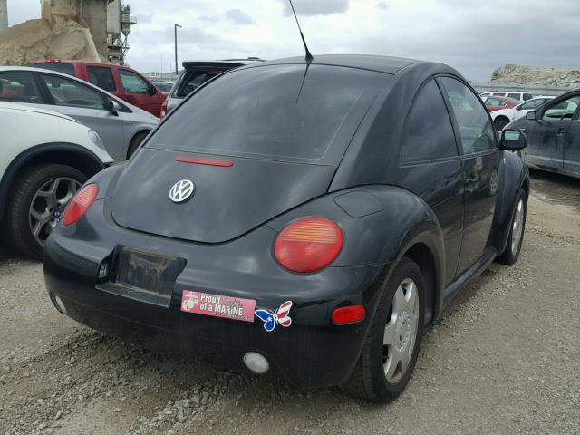 3VWCK21C81M447991 - 2001 VOLKSWAGEN NEW BEETLE 黑色 照片 4