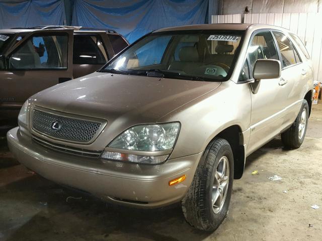 JTJHF10U120270137 - 2002 LEXUS RX 300 GOLD photo 2