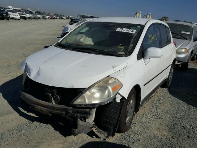 3N1BC13EX8L373447 - 2008 NISSAN VERSA S WHITE photo 2