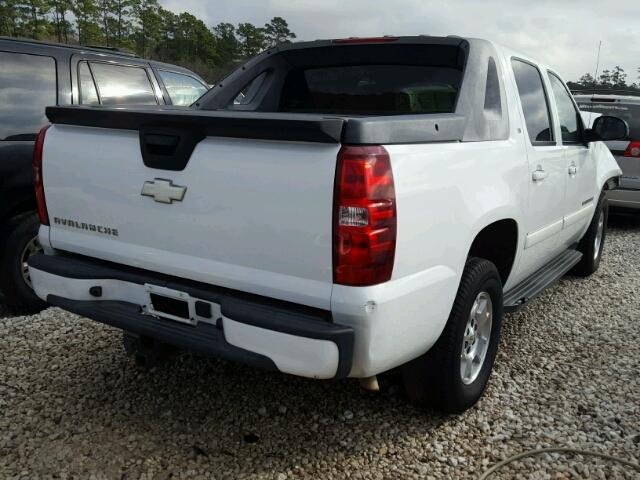 3GNEC12JX8G138684 - 2008 CHEVROLET AVALANCHE WHITE photo 4