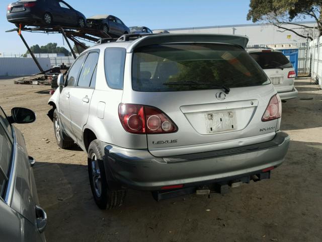 JT6HF10U9Y0119033 - 2000 LEXUS RX 300 GRAY photo 3