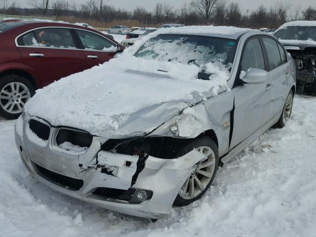 WBAPK7C54AA458187 - 2010 BMW 328 XI SILVER photo 2