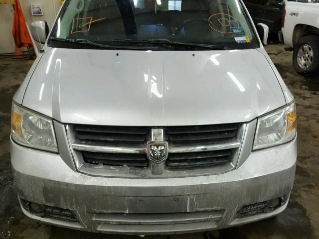 2D8HN54P28R132026 - 2008 DODGE GRAND CARA SILVER photo 9