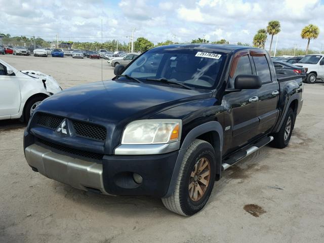 1Z7HC38N46S529237 - 2006 MITSUBISHI RAIDER DUR BLACK photo 2