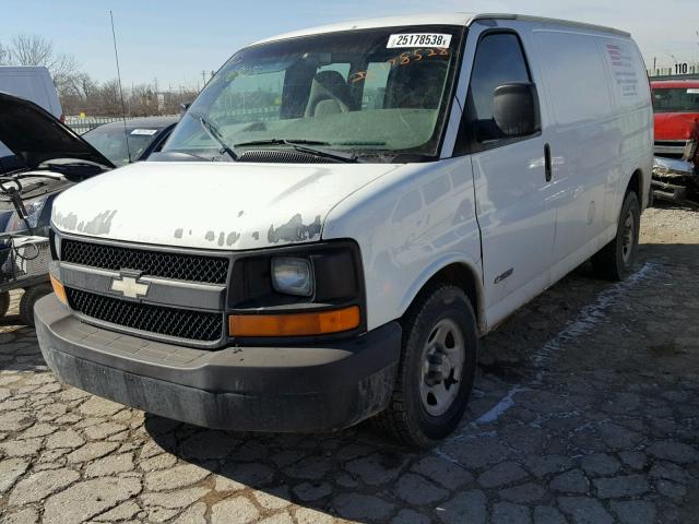 1GCFG25T531176805 - 2003 CHEVROLET EXPRESS G2 WHITE photo 2