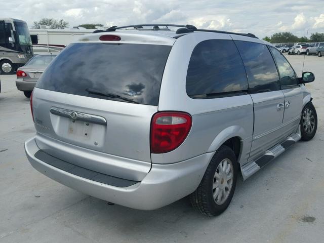 2C4GP54392R603730 - 2002 CHRYSLER TOWN & COU SILVER photo 4