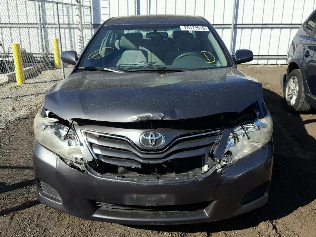 4T4BF3EK2BR185569 - 2011 TOYOTA CAMRY BASE GRAY photo 9