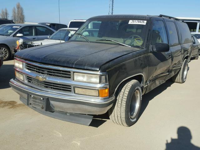 3GNEC16R5VG101165 - 1997 CHEVROLET SUBURBAN C BLACK photo 2