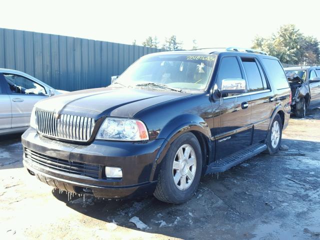 5LMFU28586LJ07047 - 2006 LINCOLN NAVIGATOR BLACK photo 2
