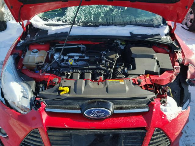 1FAHP3H24CL375422 - 2012 FORD FOCUS SEL RED photo 7