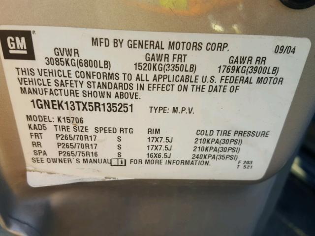 1GNEK13TX5R135251 - 2005 CHEVROLET TAHOE K150 SILVER photo 10