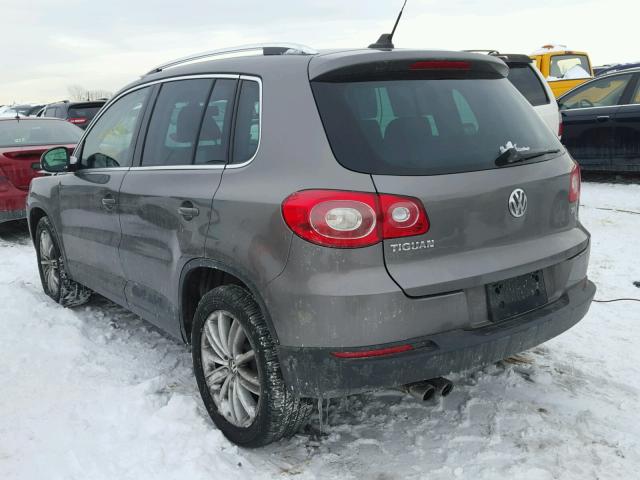 WVGAV95N89W525358 - 2009 VOLKSWAGEN TIGUAN S GRAY photo 3