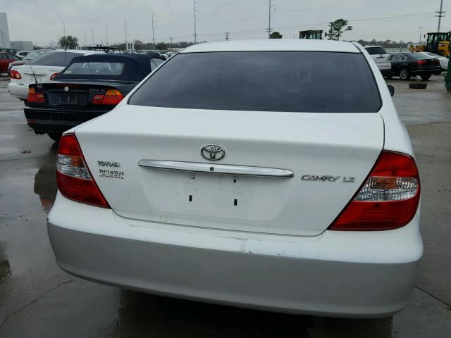 4T1BE32K23U215639 - 2003 TOYOTA CAMRY LE WHITE photo 10