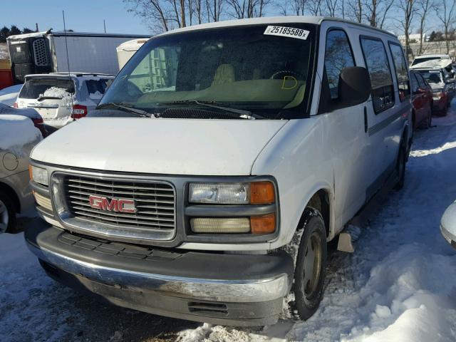 1GDFG15R011228140 - 2001 GMC SAVANA RV WHITE photo 2