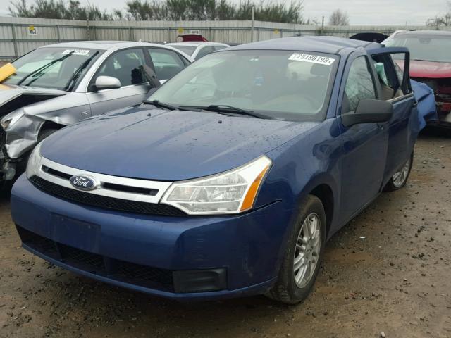 1FAHP35N89W262630 - 2009 FORD FOCUS SE BLUE photo 2