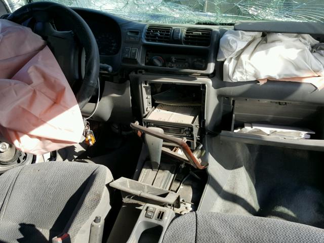 4S6CK58W6X4421823 - 1999 HONDA PASSPORT E SILVER photo 9