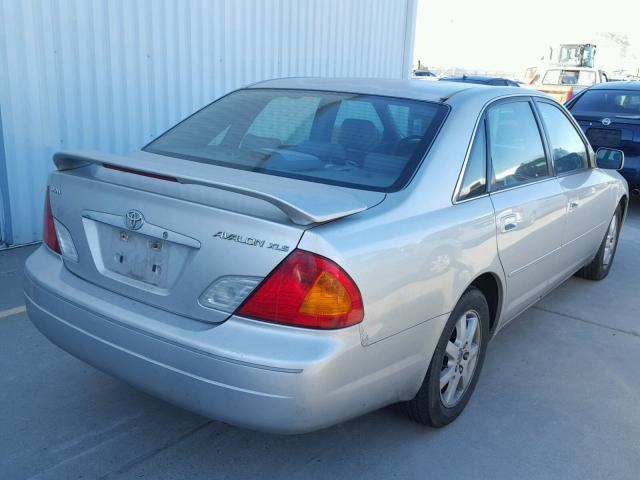 4T1BF28B52U214417 - 2002 TOYOTA AVALON XL SILVER photo 4