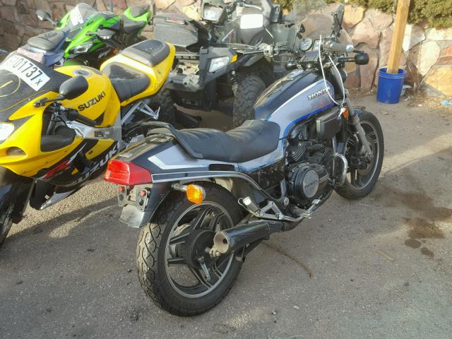 JH2RC2204FM101705 - 1985 HONDA VF700 S GRAY photo 4