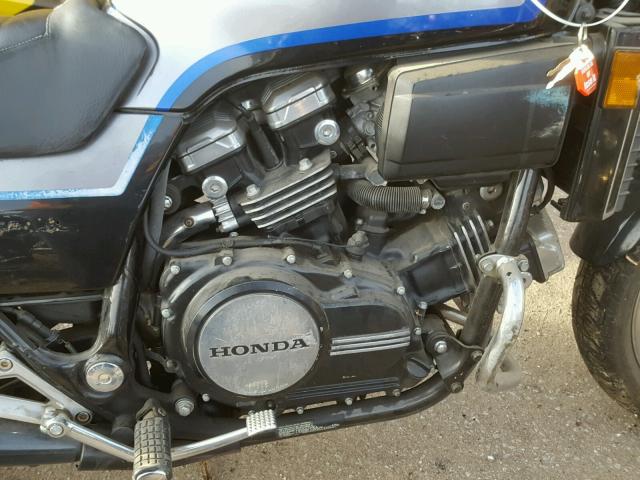 JH2RC2204FM101705 - 1985 HONDA VF700 S GRAY photo 7